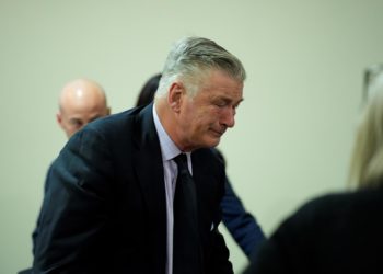 La Justicia de EE.UU. desestima el caso contra Alec Baldwin por homicidio involuntario