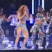 Shakira ilumina con su show una caótica final de la Copa América