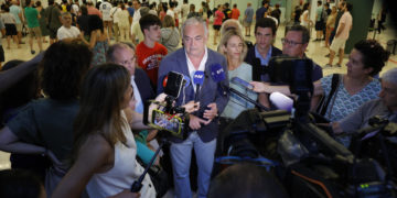 Políticos españoles expulsados de Venezuela denuncian «falta de limpieza» en elecciones