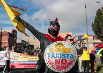 Bogotá amanece con sus principales vías de acceso bloqueadas por protesta de taxistas