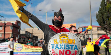 Bogotá amanece con sus principales vías de acceso bloqueadas por protesta de taxistas