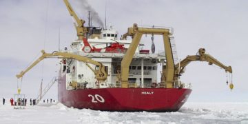 EEUU, Canadá y Finlandia producirán rompehielos para parar a China y Rusia en el Ártico