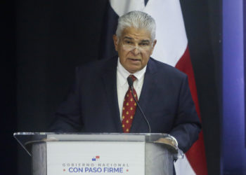 Impiden despegar de Panamá a vuelo con expresidentes que iban a Venezuela de observadores