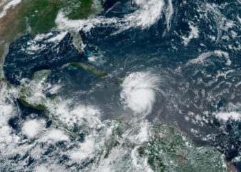 Maduro promete recuperar localidad donde huracán Beryl dejó casi 8.000 viviendas afectadas