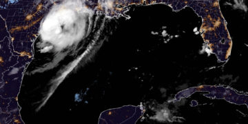 Beryl toca tierra como huracán cerca de Matagorda, en la costa de Texas (EEUU)