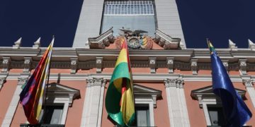 Un activista de derechos humanos es detenido por el alzamiento militar en Bolivia