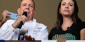 Detenidas 8 personas vinculadas con la campaña de González Urrutia