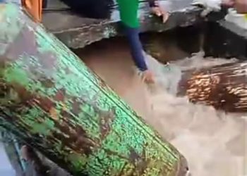 Peligro en entrega de cilindros de gas en Las Palmitas por desbordamiento de quebrada San Alejo