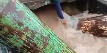 Peligro en entrega de cilindros de gas en Las Palmitas por desbordamiento de quebrada San Alejo