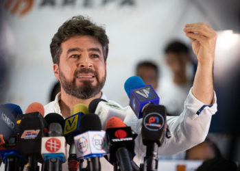 Ceballos pide tener abierta la frontera con Colombia para comicios