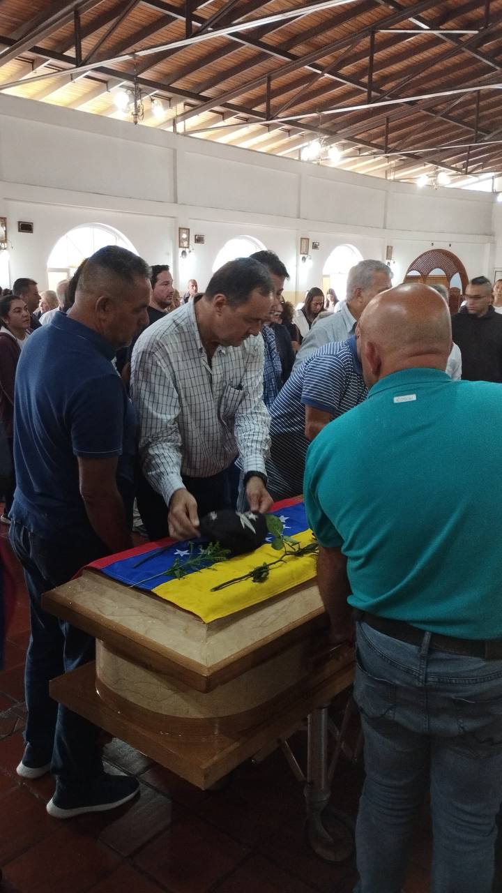 Táchira/ Palmira dio el último adiós a ciudadano asesinado en centro electoral
