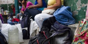 Familiares de detenidos en calabozos policiales gastan hasta $300 al mes en manutención