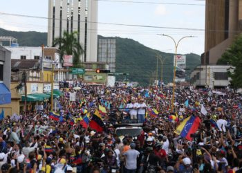 Detenciones de opositores marcan la campaña a 13 días de las elecciones