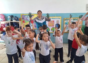U.E. Dr. Leonardo Ruíz Pineda celebra el «último timbre»