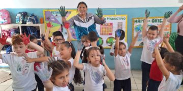 U.E. Dr. Leonardo Ruíz Pineda celebra el «último timbre»