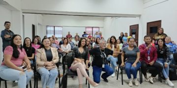 Horacio Díaz Manzo Inspira a Comunicadores en Valera: La Originalidad como Clave del Futuro