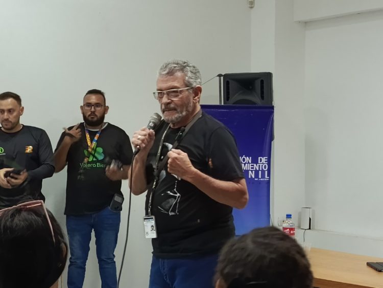 Horacio Díaz Manzo Inspira a Comunicadores en Valera: La Originalidad como Clave del Futuro