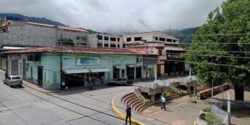 Boconó amanece este lunes con comercios cerrados, calles desoladas y un silencio sepulcral