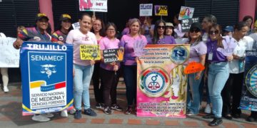 Pancartazo en la Av. Bolívar de Valera en rechazo a los femicidios: “No más violencia, ni una menos”