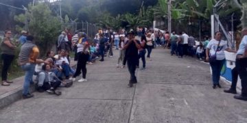 Pese a pequeños contratiempos habitantes de Monte Carmelo ejercieron pacíficamente su derecho al voto