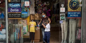 Las criptomonedas se vuelven esenciales para las remesas de familias venezolanas