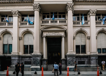 Gobierno de Milei transfiere deuda del Banco Central al Tesoro para bajar la inflación