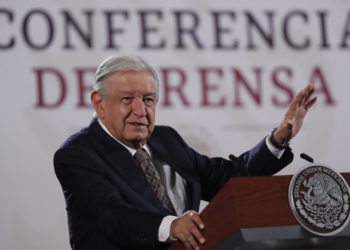 López Obrador advierte a Trump de que cerrar la frontera desataría «una rebelión»