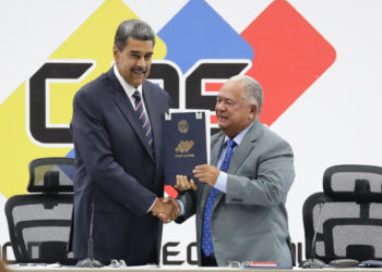 El Consejo Nacional Electoral proclama presidente a Maduro tras las elecciones