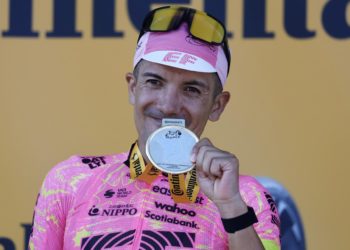 «Súper Carapaz» hace historia en Superdévoluy