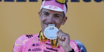 «Súper Carapaz» hace historia en Superdévoluy