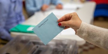 La participación en la segunda vuelta de las elecciones legislativas en Francia sube al 26,63 % a las 10.00 GMT