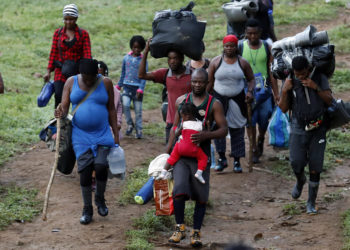 Panamá cierra tres pasos de acceso en el Darién para «canalizar» el flujo de migrantes