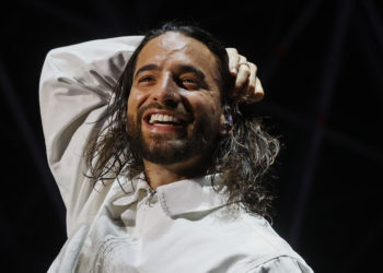 Maluma dice que la paternidad cambió su vida pero no reniega de su imagen de chico malo