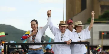 Carabobeños sortearon obstáculos y llenaron la avenida Cedeño con González Urrutia y Machado