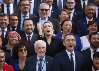 Macron solo nombrará un primer ministro cuando los partidos logren un compromiso para «una mayoría sólida»