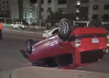 Triple choque provocado por una ambulancia y un volcamiento de vehículo ocurrieron este sábado #6julio en Mérida