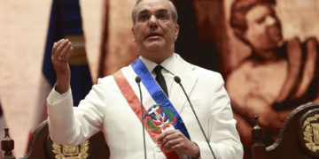 Luis Abinader asume presidencia de República Dominicana para su segundo y último mandato
