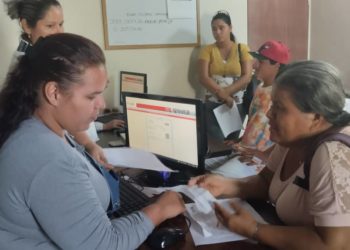 Jornada de expedición del RIF en el Despacho del gobierno regional en Sabana de Mendoza