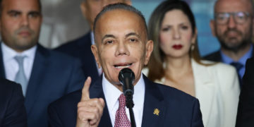 Manuel Rosales exige la libertad de Perkins Rocha