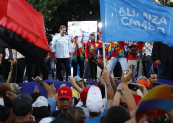 Maduro pide al Parlamento que se apruebe «muy rápido» la ley contra el fascismo