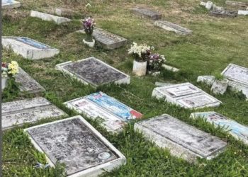 Visitantes del Cementerio Jardines La Inmaculada deben adivinar dónde estan sepultados sus seres queridos