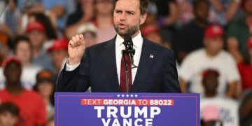 El plan de deportación masiva de Trump comenzaría con un millón de personas, dice Vance