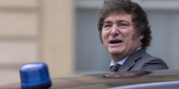 El Ejecutivo argentino reglamenta la ley estrella de Milei que reduce el Estado y evita sobornos