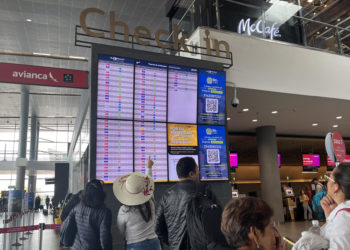Aeronáutica prohíbe a aerolíneas cancelar vuelos en Colombia alegando falta de combustible