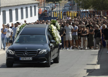 Multitudinario adiós en España a Mateo, el niño de once años asesinado mientras jugaba