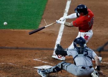 El mexicano Jarren Duran pega dos jonrones y apaga a los Astros en las Grandes Ligas