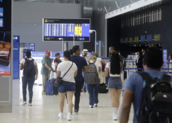 Panamá anuncia una «depuración» en los aeropuertos en la lucha contra el crimen organizado