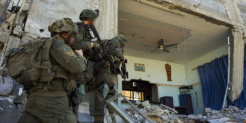 Israel publica imágenes de pasadizos de Hamás entre casas de civiles en el sur de Gaza