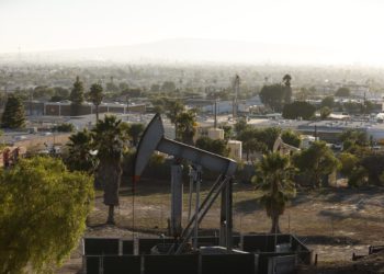 El petróleo de Texas sube un 3,1% por las interrupciones en Libia y la tensión Israel-Hizbulá