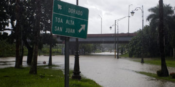 Más de 900.000 personas en Puerto Rico aún sin luz por el paso de la tormenta Ernesto